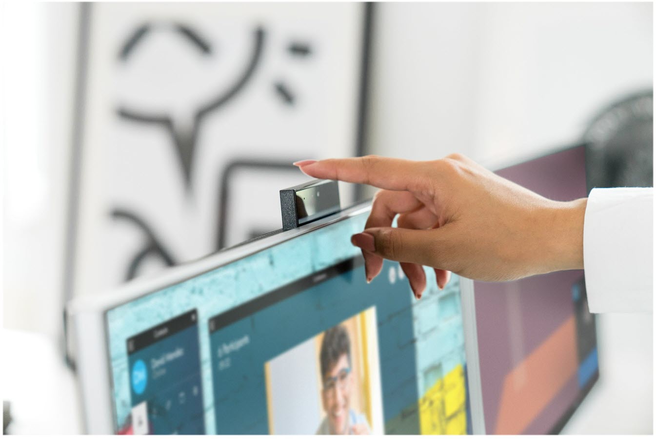 HP EliteDisplay E243d - Webcam